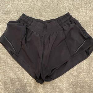 Lululemon Hotty Hot short